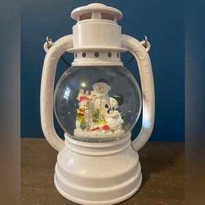 Snowman snow globe
